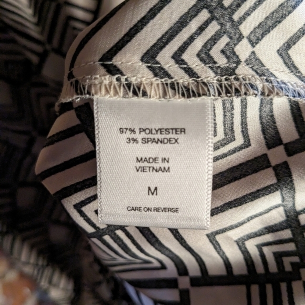 NWT New York & Company Medium Black & Cream‎ Top w/ a Tie at Neck - Picture 4 of 8